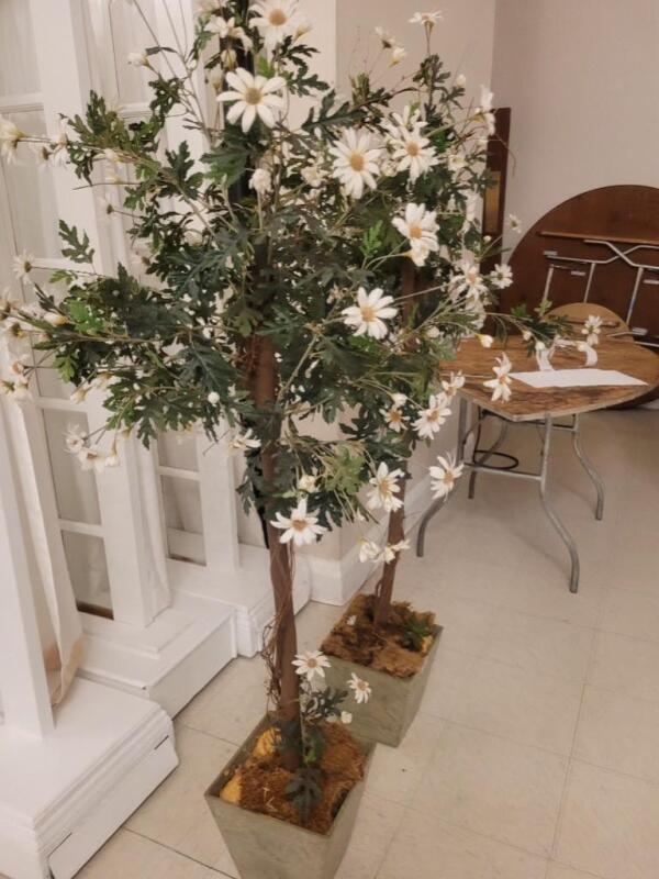 2 Artificial Daisy Trees Decor