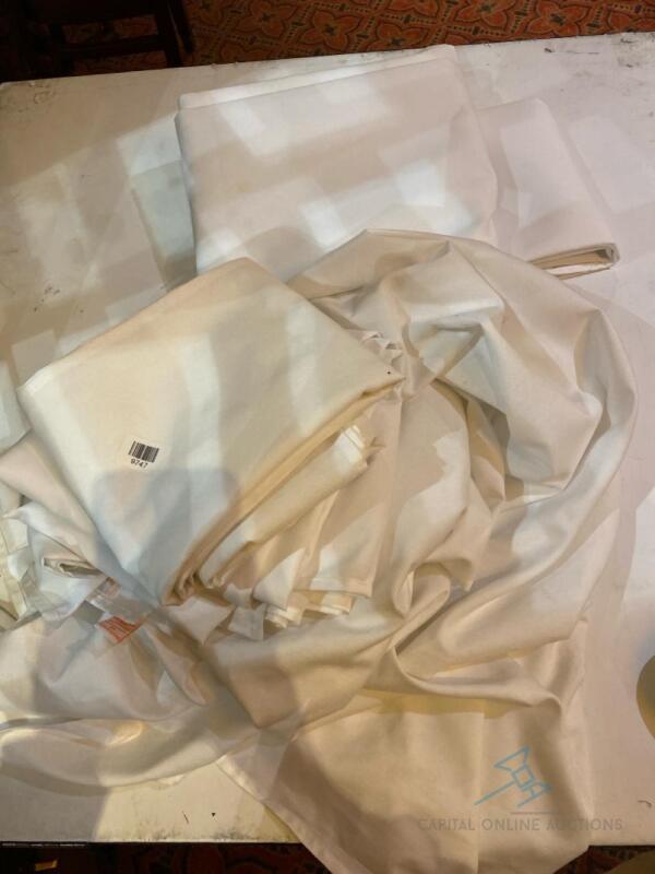 Lot of 4 table cloths