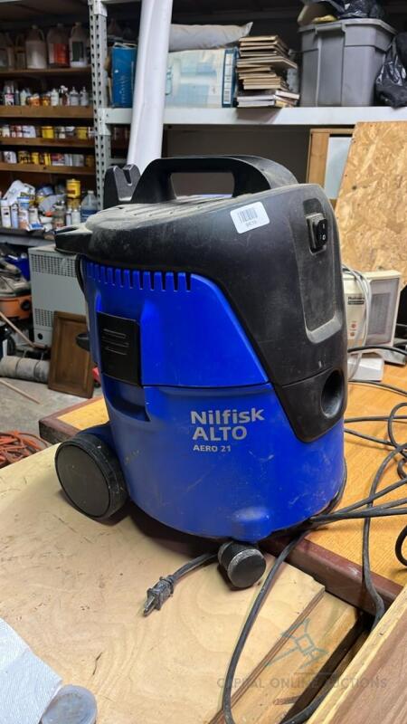 Nilfisk ALTO AERO 21 Vacuum