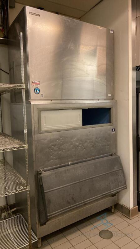 Hoshizaki Ice Machine (Remote Compressor) with ice bin