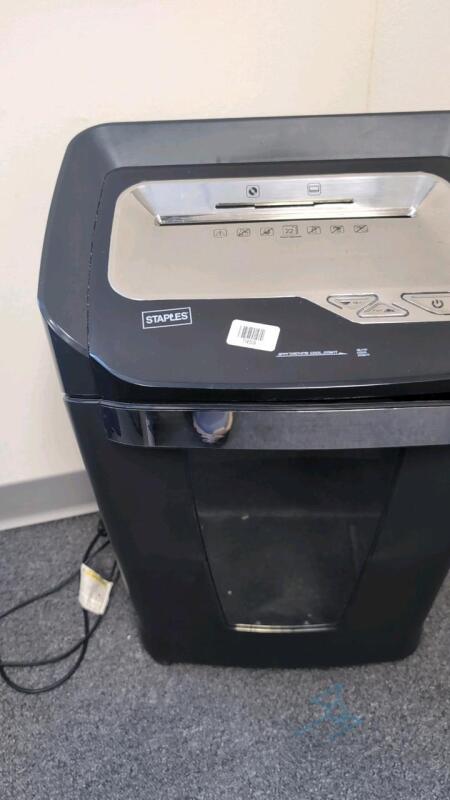 Staples Paper Shredder