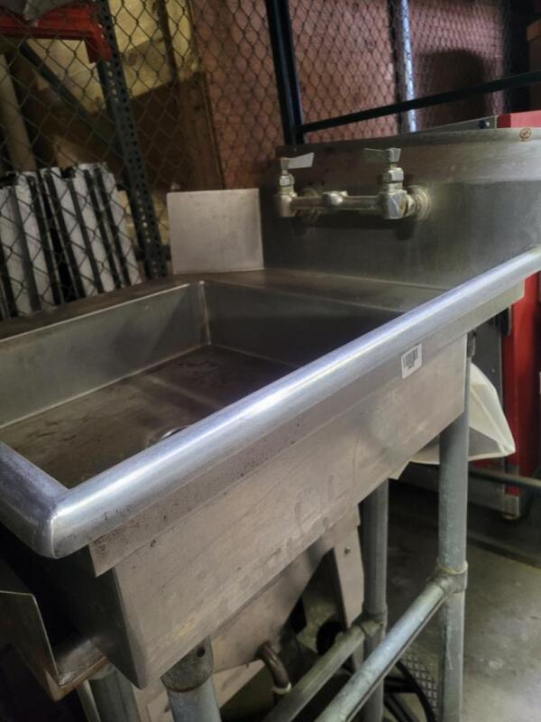 STAINLESS STEEL SINK