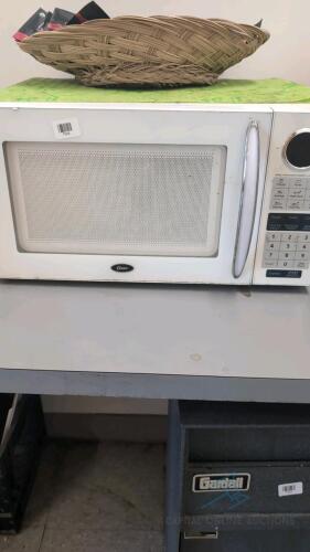 Oster Microwave