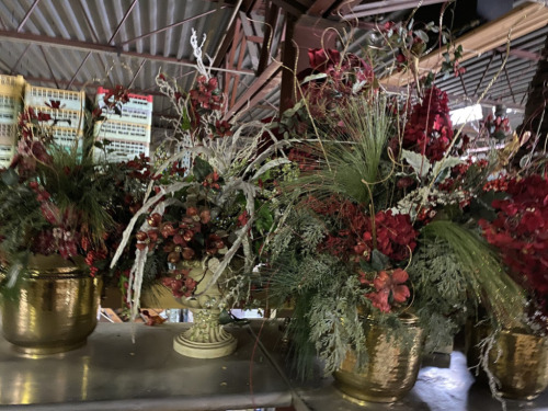 6 Christmas Flower Arrangements