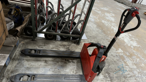 Linde electric pallet jack