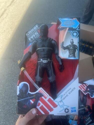 (21) Snake Eyes action figures