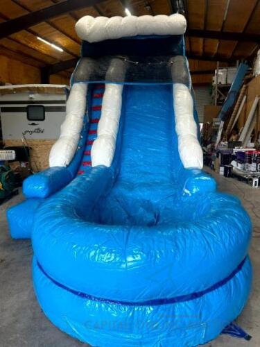 18' Wave Slide