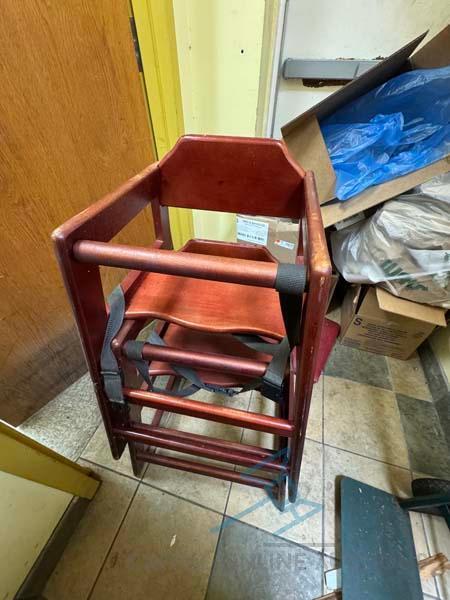 2 high chairs