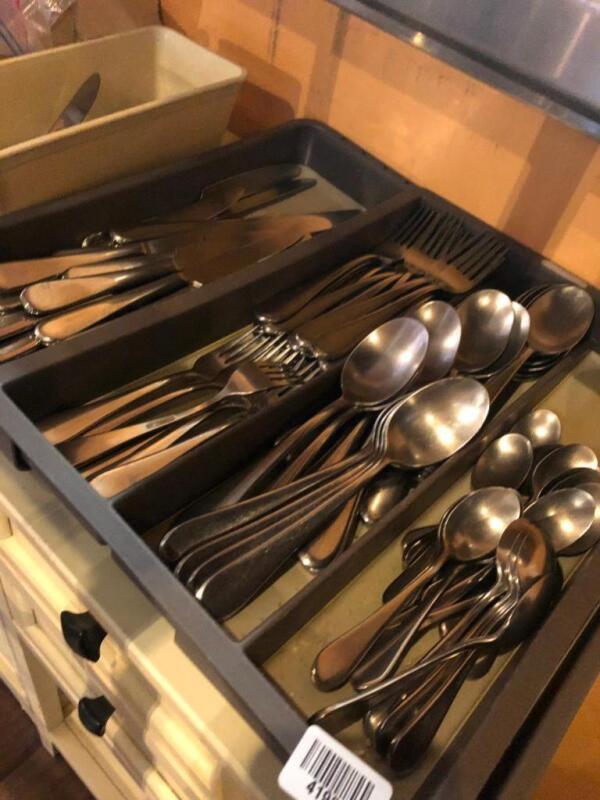 200 pcs of Heavy Weight Oneida Stainless Steel Silverware