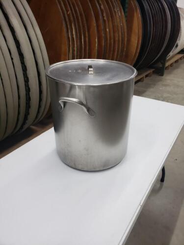 2 60 qt pots with lids and inserts