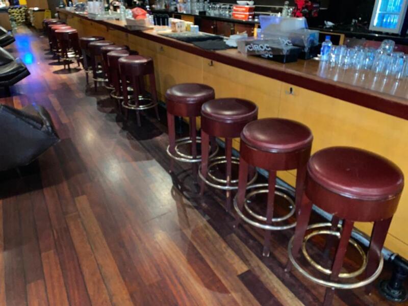 15 Barstools