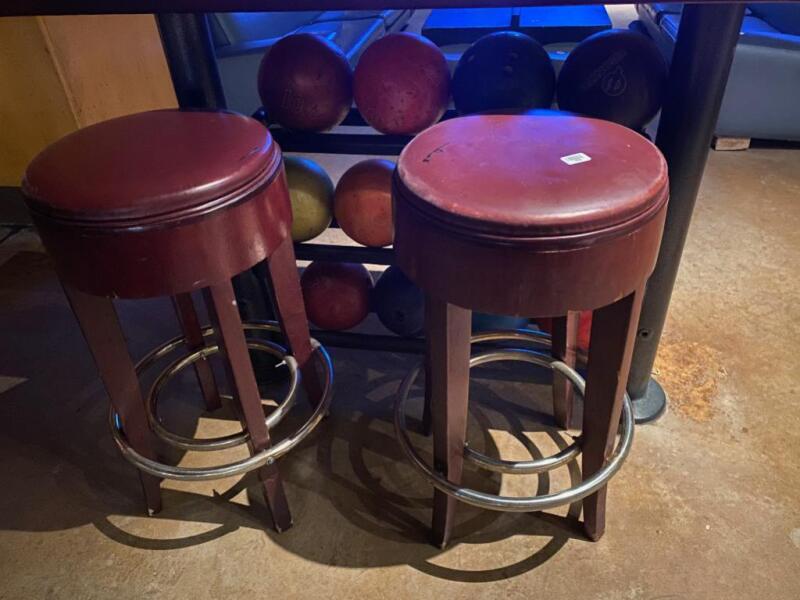 2 Bar Stools with Wooden Legs and Cushioned Seat