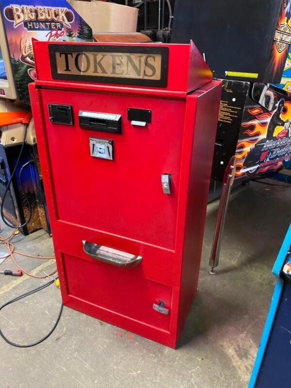 Token change machine