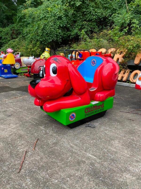 Clifford the Big Red Dog Kiddie Ride