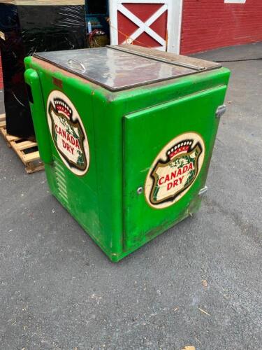 1940s Canada Dry Beverage Cooler