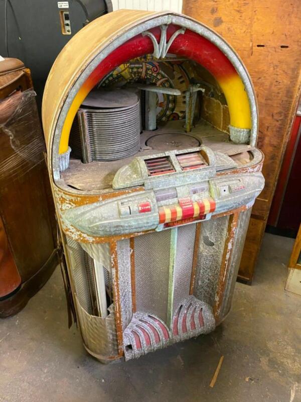 1948 Wurlitzer 1100 Jukebox