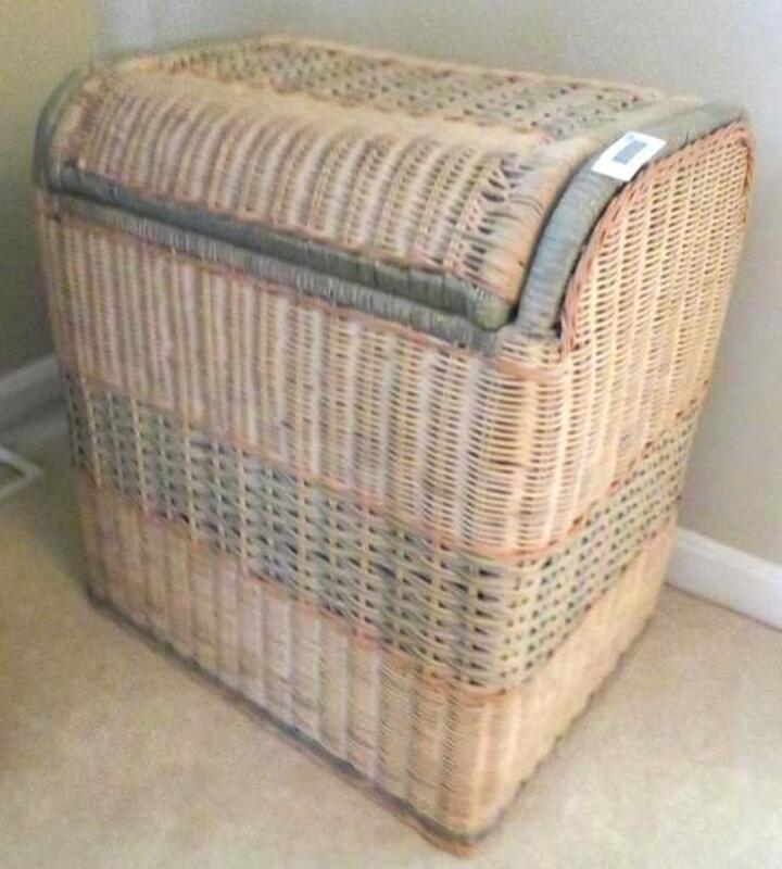 Wicker hamper