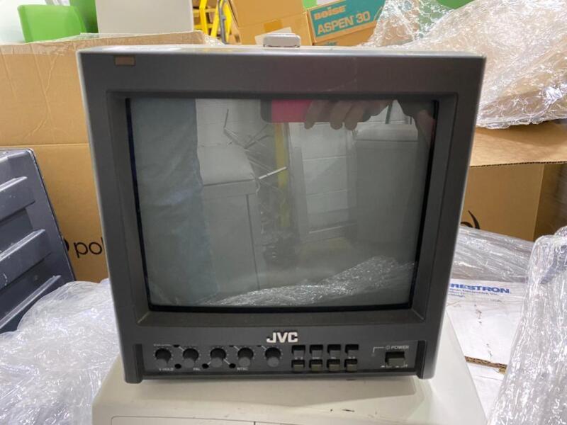 JVC VHS Field & Studio Color Video Monitor V