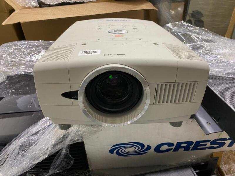 Christie Projector LX32