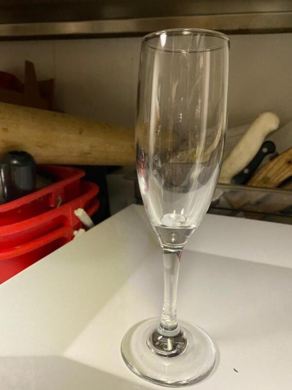 6 Champagne Flutes