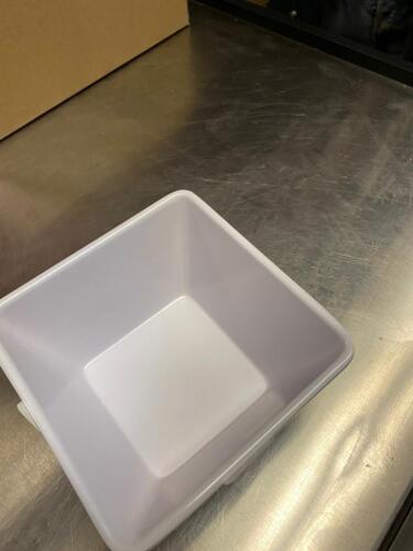 48 White Melamine Square Bowls