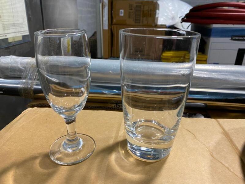 50 Glasses/64 Champagne Flutes/3 Dishwashing Racks