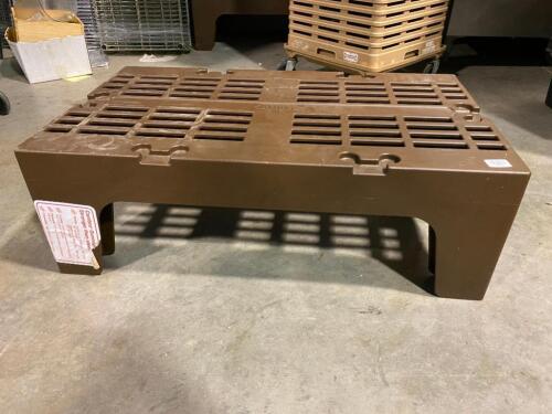 2 Plastic Dunnage Racks