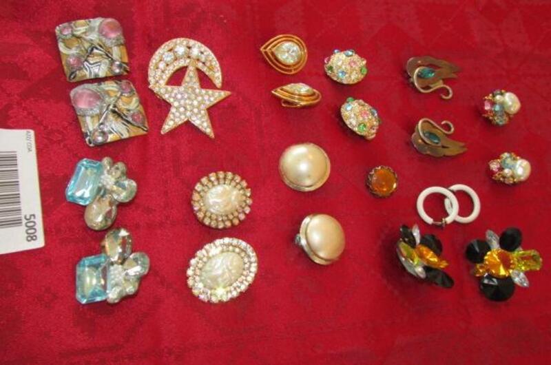 Jewelry / earrings