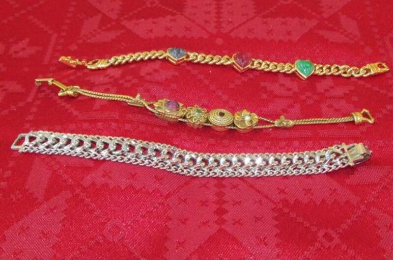 Jewelry / bracelets