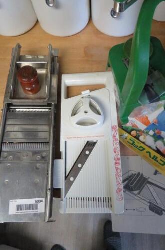 Kitchen / food slicers