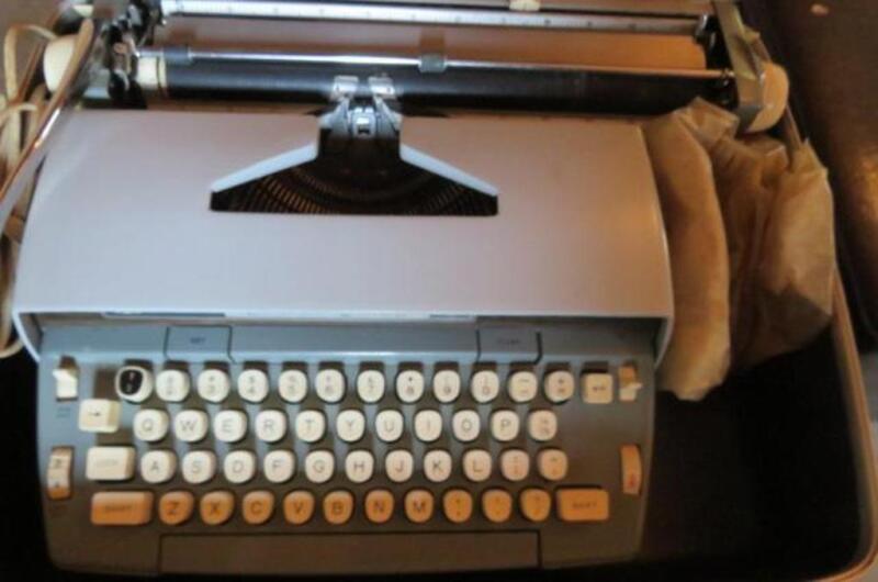 Typewriter , electric