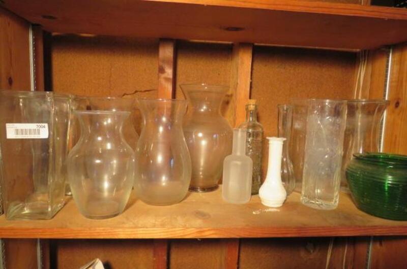 Box lot/ vases