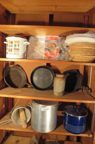 Box lot/ cookware