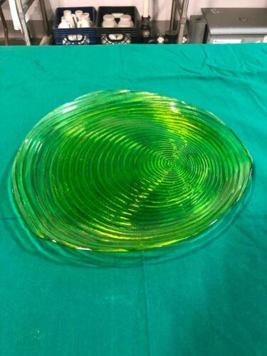 (15) 13" Lime Triangular Platter