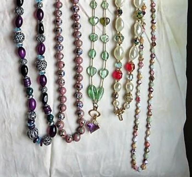 Jewelry / necklaces