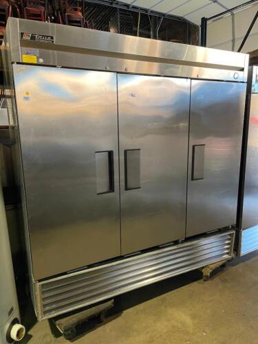 3 Door Reach-In Refrigeration Unit