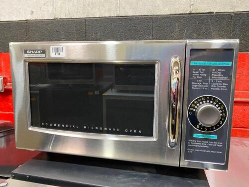 Sharp Commercial Microwave Oven with dial control