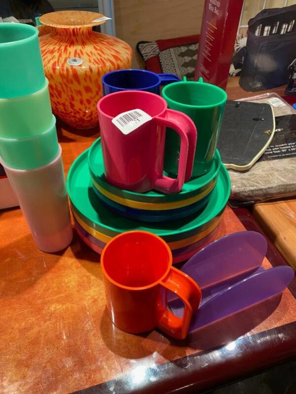 Colorful Dishware Set