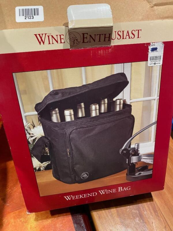 Wine Enthusiast Weekend Wine Bag