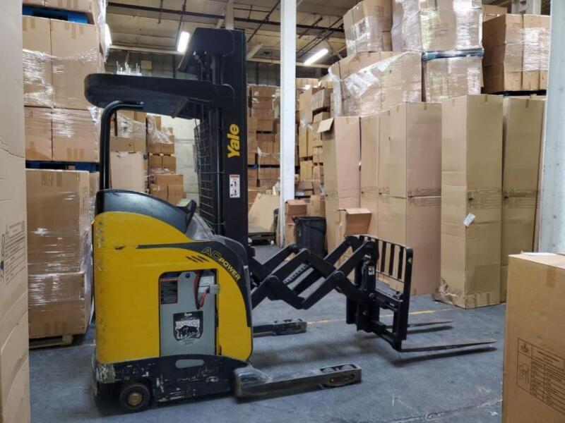 2010 Yale Electrical Double Reach Standing Forlift Truck