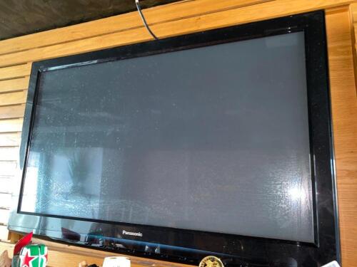 42" Panasonic TV