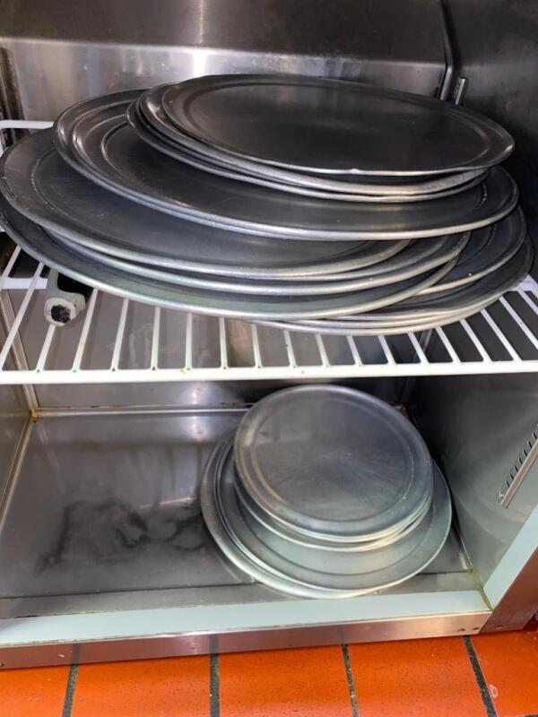 Assorted Pizza Pans