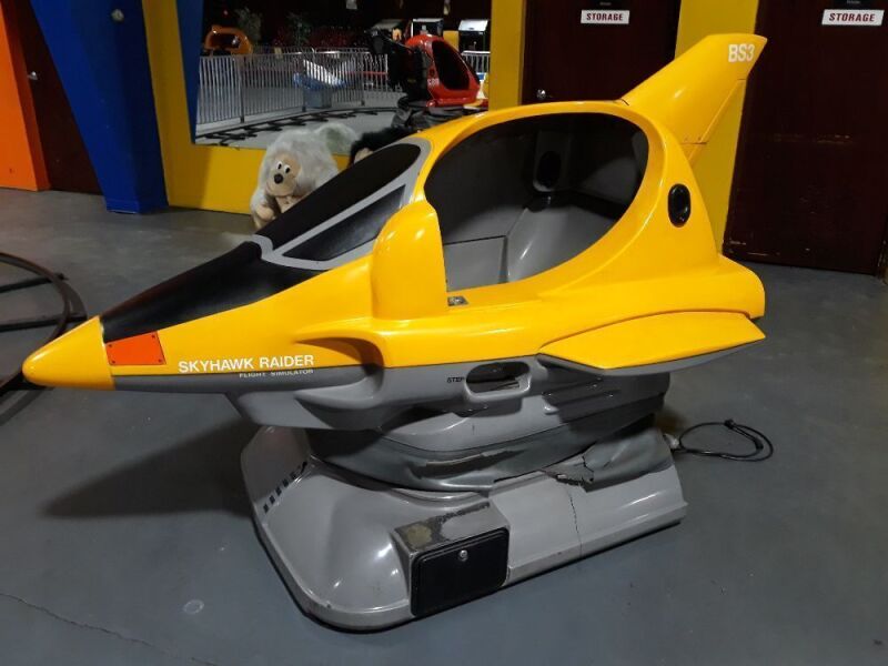 Simulators International Model BS3 Hydraulic Yellow Space Ship Kiddie Ride NOT WORKING