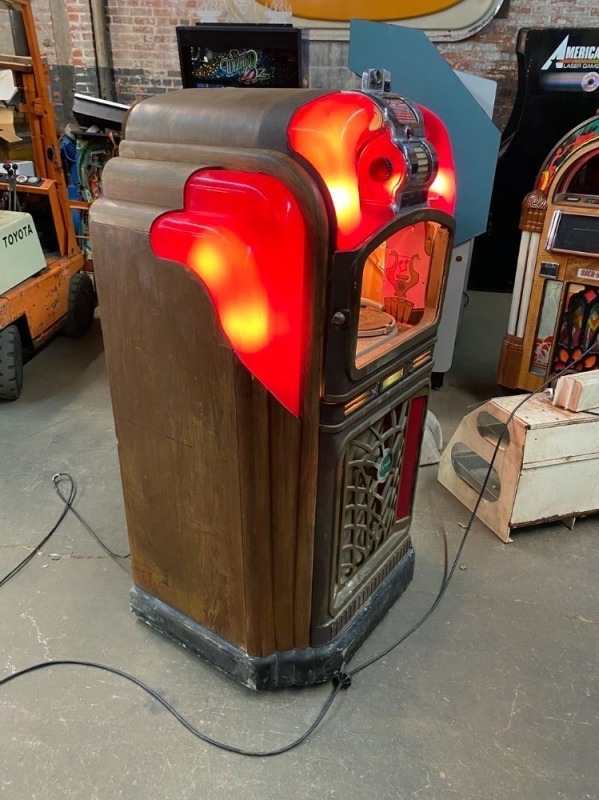 1947 Packard Playmor Jukebox