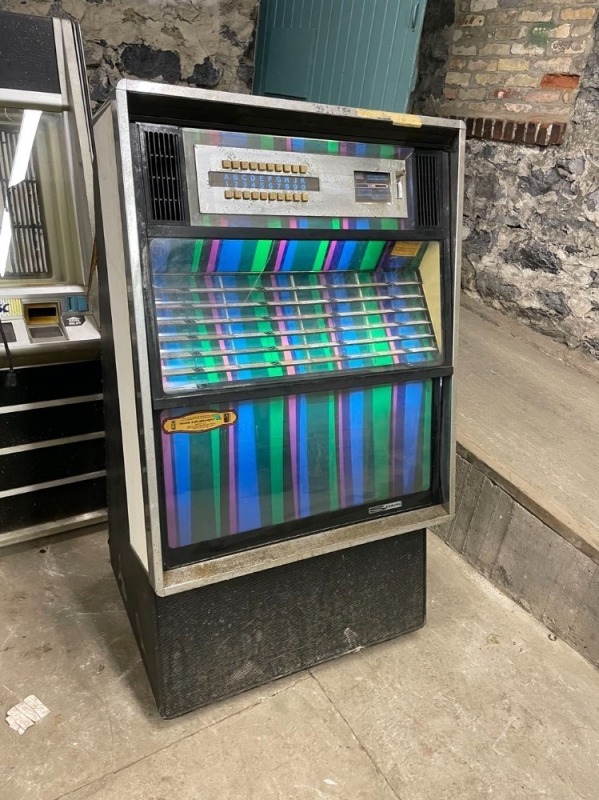 Seeburg SB 100 Jukebox