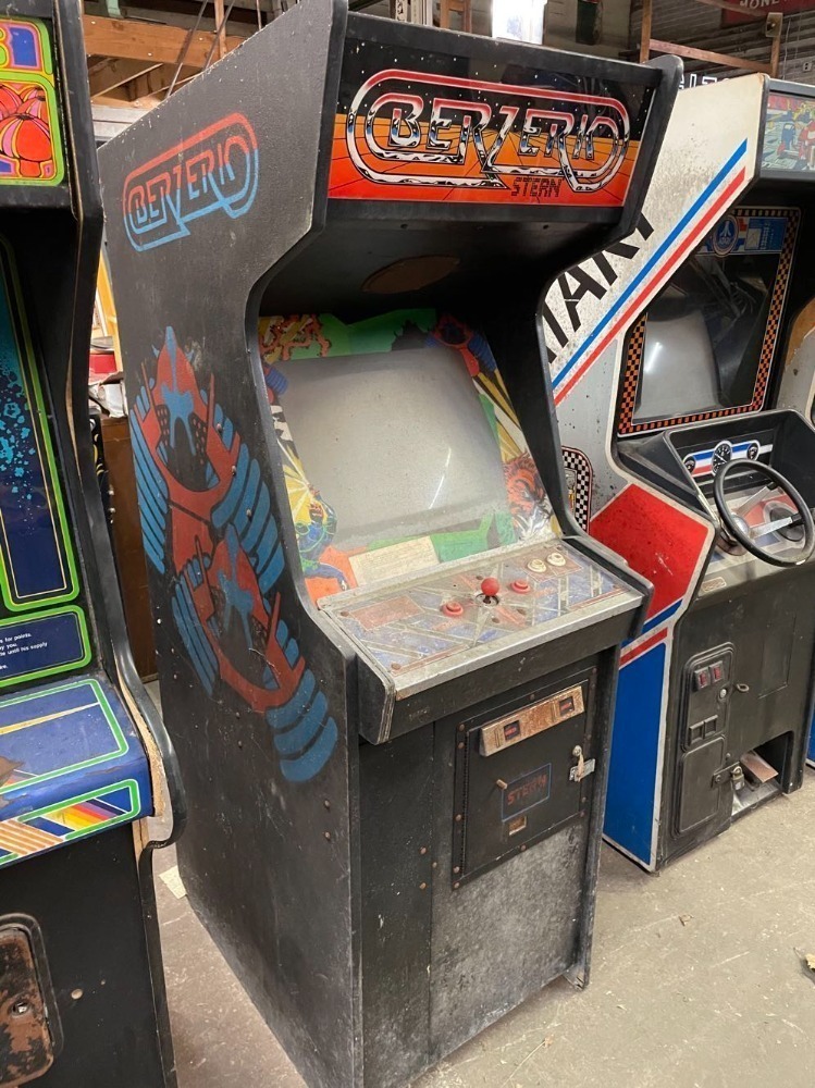 Stern Berzerk Arcade Game