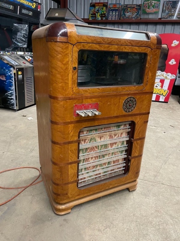 1937 Wurlitzer 616A Jukebox