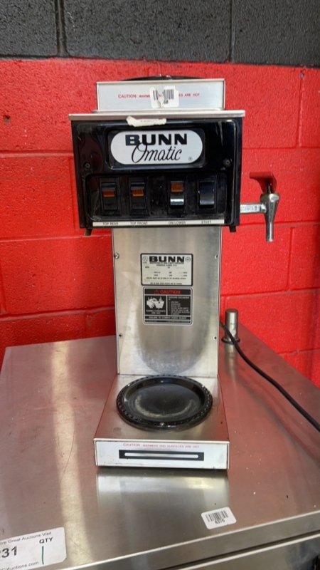 Bunn-Omatic Coffee Machine with 2 top pot warmers