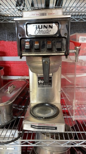 Bunn-Omatic Coffee Machine with 2 top pot warmers