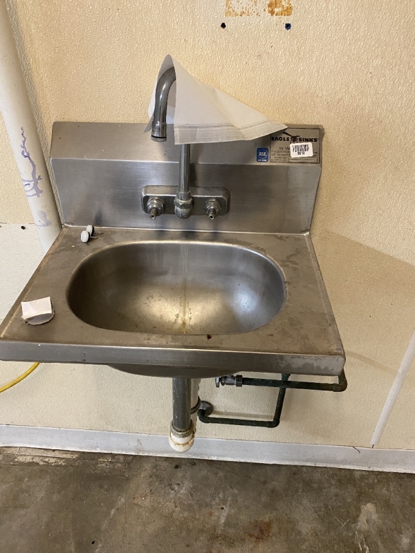Handwashing sink